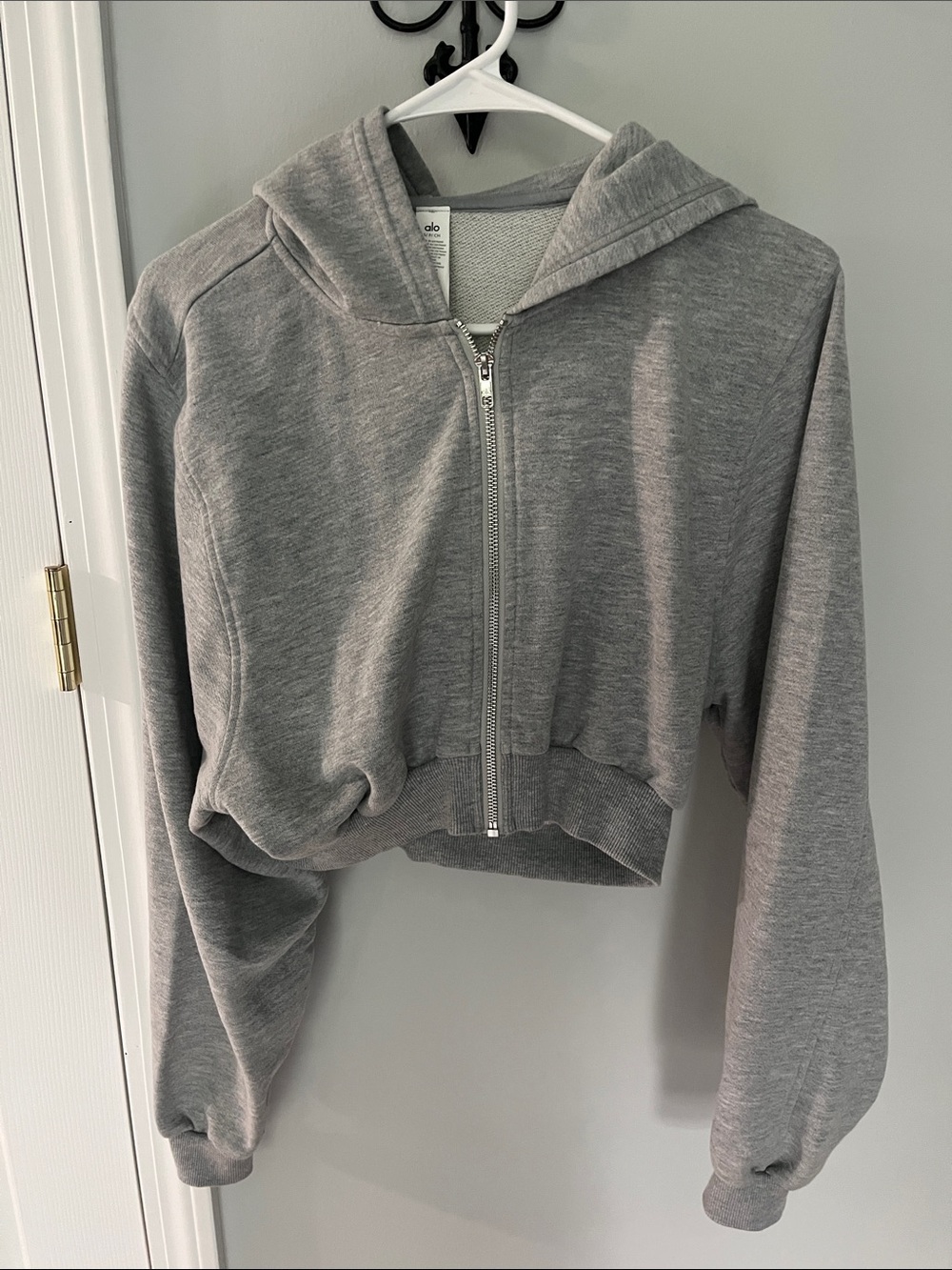 ALO Yoga Light Gray Cropped Zip Hoodie NWOT